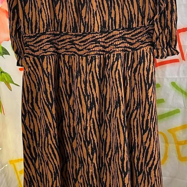 S110 Hayden LA tiger print dress Size XL - Image 4