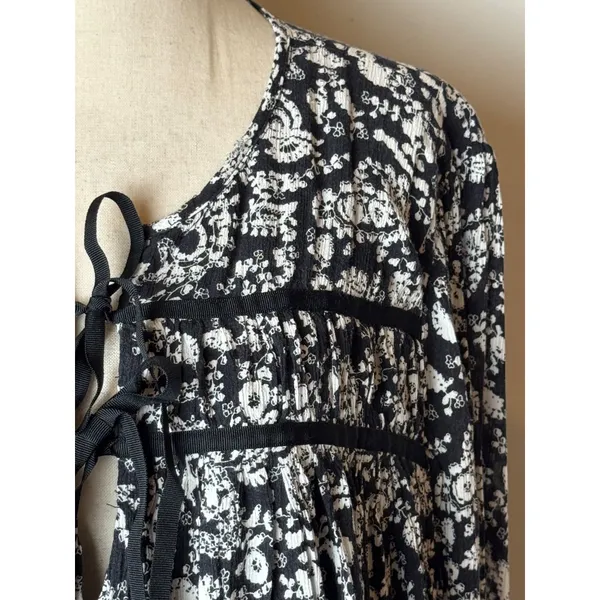 Rebecca Minkoff Shirt Women XL‎ Black Floral Bell Sleeve Top Peasant Whimsigoth - Image 8