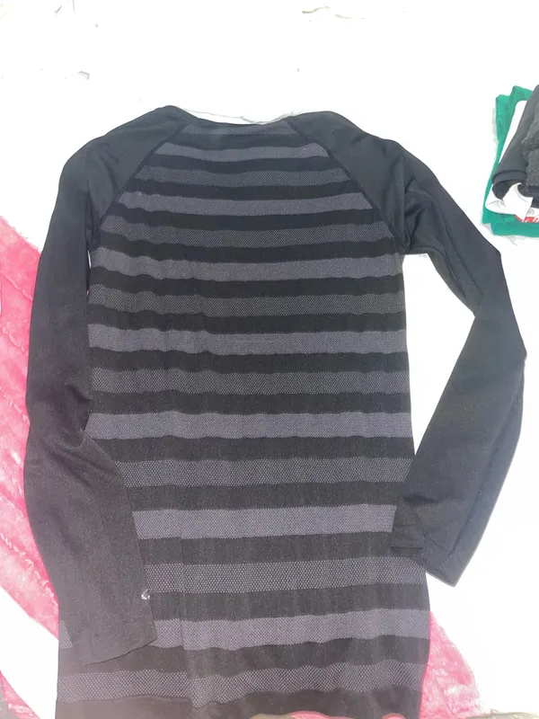 Black workout longsleeve - Image 3