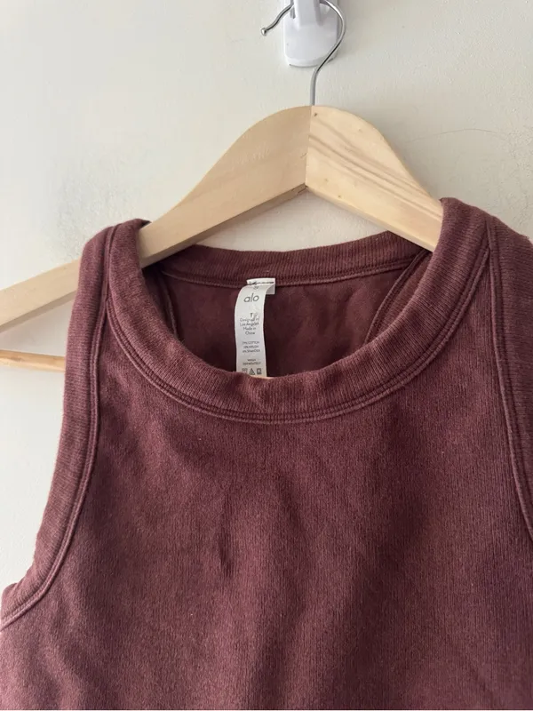 Alo Yoga Delight Seamless Knit Bra Tank Top Cherry Cola - Image 2