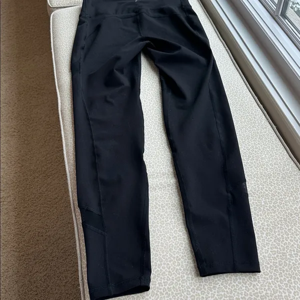Old Navy Active Black Go-Dry Leggings with Sheer Panels size M - Image 11
