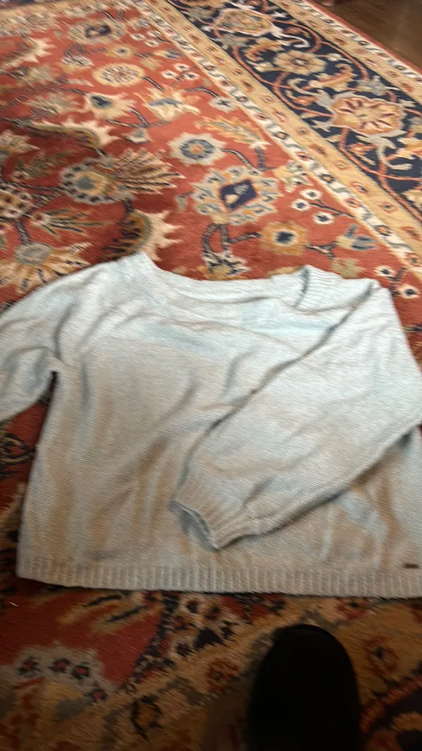 Hollister Pale Green Sweater - Image 5