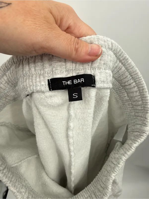 The Bar Women's Light Gray‎ Sweatpants Maroon Logo Size Small - Image 5