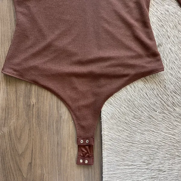 Lovers + Friends brown long sleeve bodysuit from revolve - Image 5