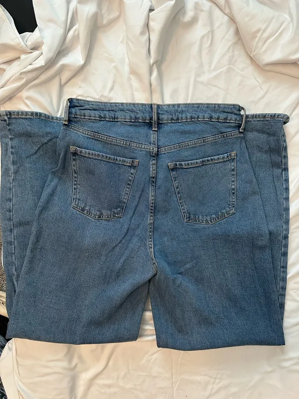 Old Navy Extra High-Rise Wide-Leg Jeans - Image 3