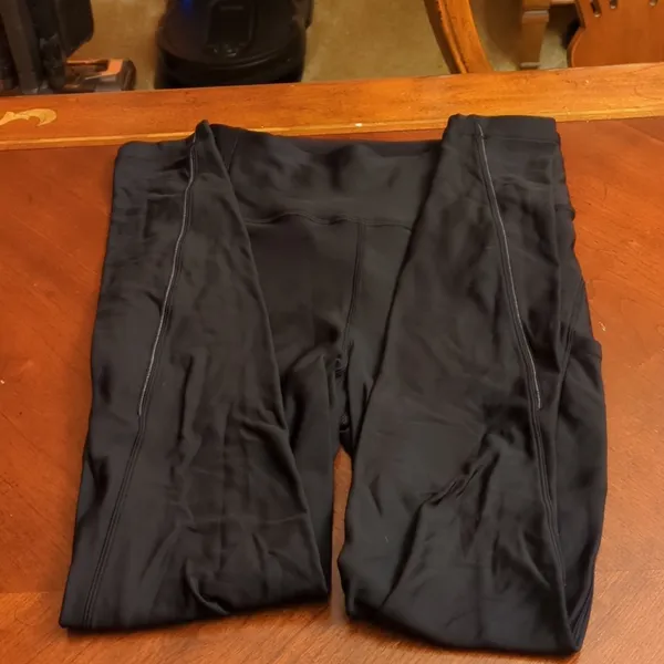 Lululemon Take it Easy Pant - size 6 - Image 3