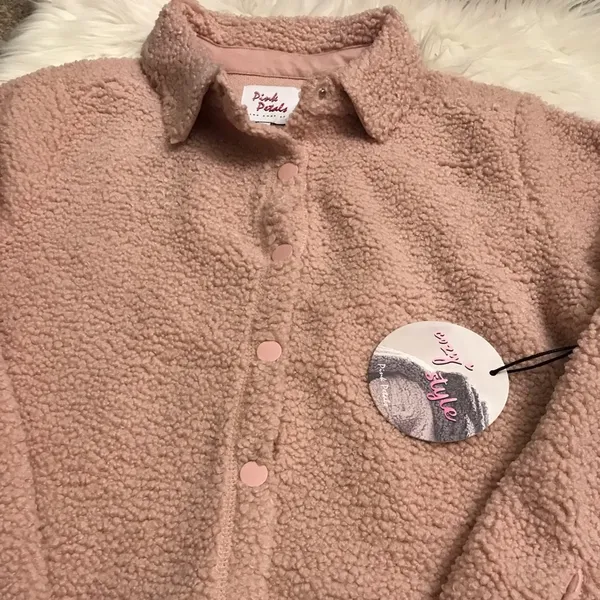 NWT Pink Petals Los Angeles light Pink sherpa coat jacket - Image 5