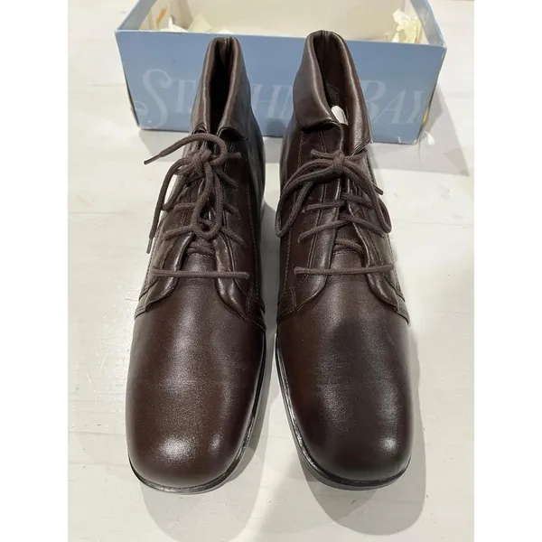 NEW‎ in box size 9.5 brown lace shoe St. John's bay - Image 5