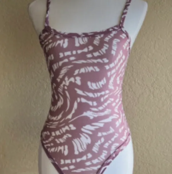 SKIMS Summer Mesh Bodysuit Lilac Swirl Size Small NWT - Image 4