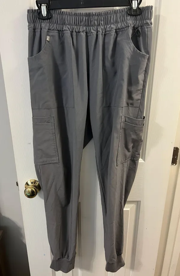 MedGear Scrub Set - Image 4