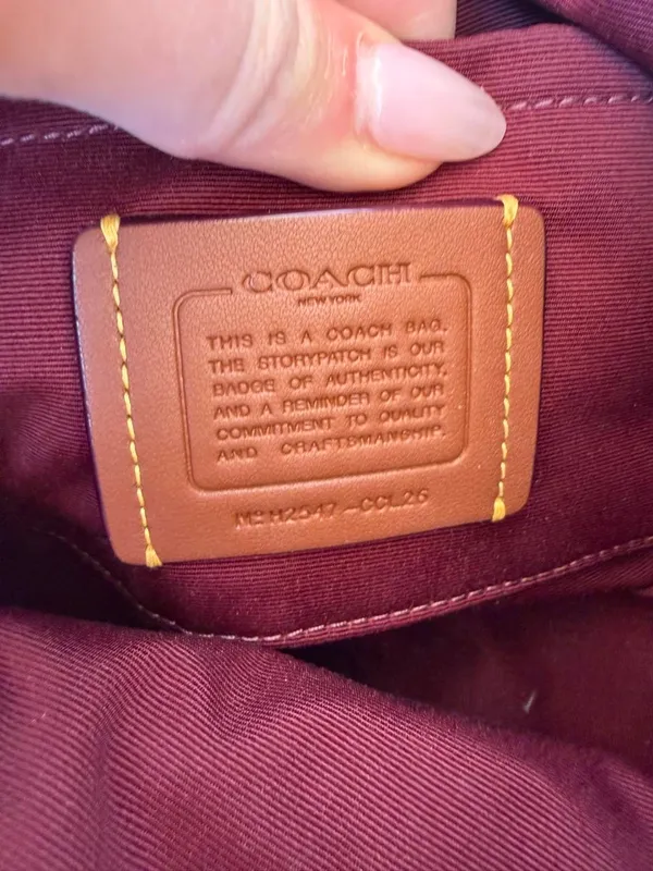 Coach Outlet Aria leather Shoulder Bag in Signature Canvas in red and brown / basically new - Image 8
