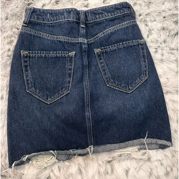 Hollister ultra high rise jean skirt sz 00. - Image 2