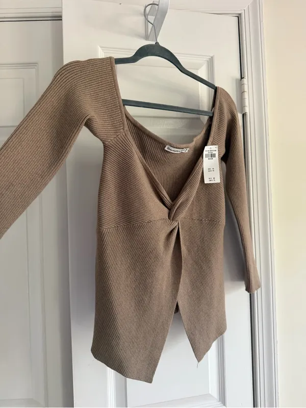 Abercrombie & Fitch Off-The-Shoulder Twist Sweater Top Brown NWT M $60 - Image 7