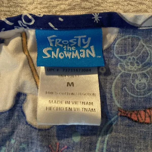 Woman’s Frosty the Snowman scrub top size medium - Image 5