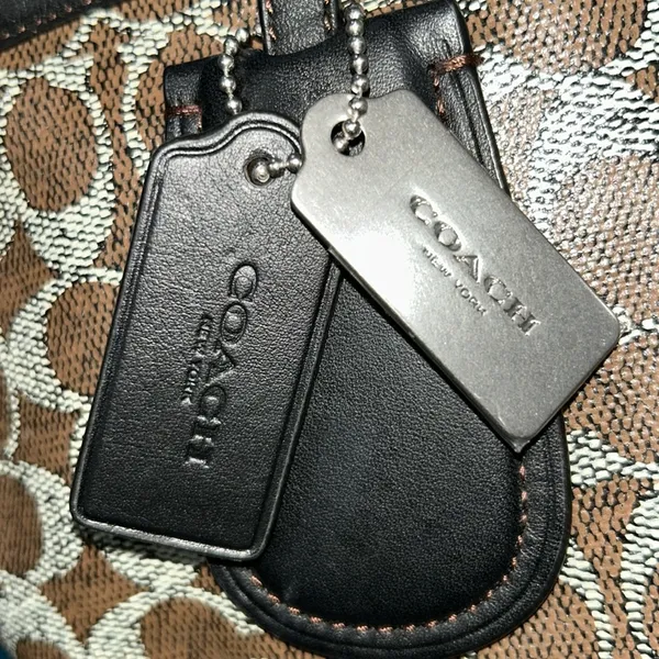 Coach F33504 Signature Taxi Zip Top Tote - Image 5