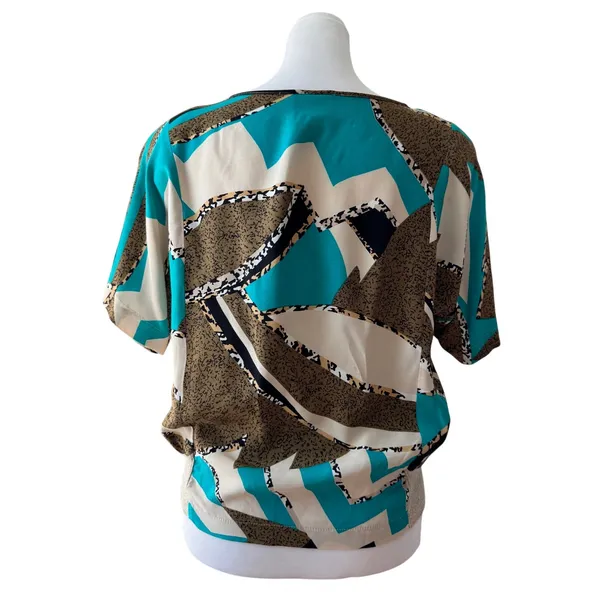 Vintage ‘70s Campus Casuals of California Short Sleeve Blouse w/ Shoulder Pads - Image 4
