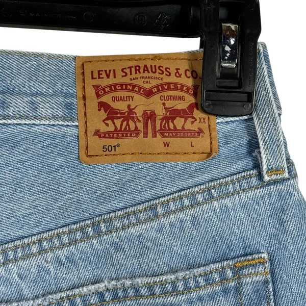 Levi’s 501 SZ W27 Jean Shorts Button-Fly Mid-Rise Distressed Frayed Light Wash - Image 5