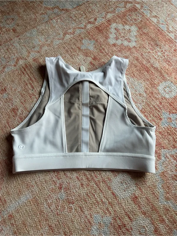 Lululemon Train to Beach Top White W2BY6S fits like a 6 - Image 4
