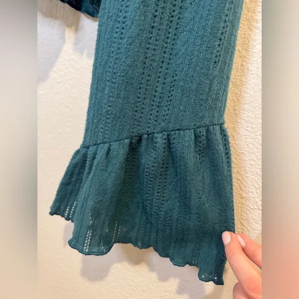 Urban Outfitters Out From Under NWOT Lizzie Ruffle Hooded Long Sleeves Top‎ Size S - Image 6