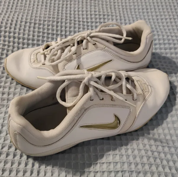 Women Nike Sideline 2 Insert Cheer Shoes - Image 3
