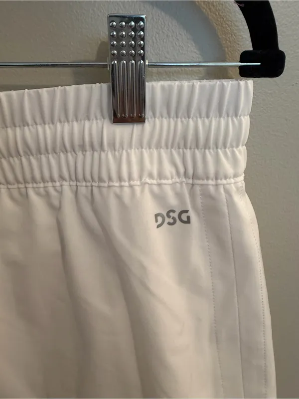 DSG White Athletic Skirt NWOT Size M - Image 3
