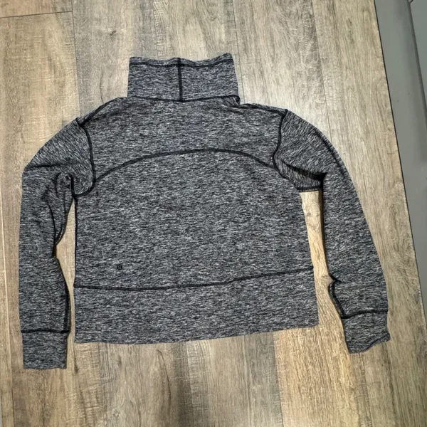 Lululemon Heathered Black Gray Ready to Rulu‎ Fleece Pullover Women's size 8 - Image 3