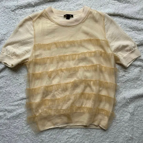 J. Crew Wool Blend Coquette Ruffle Short Sleeve Pale Yellow Sweater Size Medium - Image 4