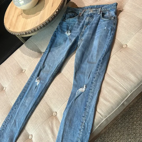 Levis Classic Blue Denim Distressed Jeans Size 28 - Image 3