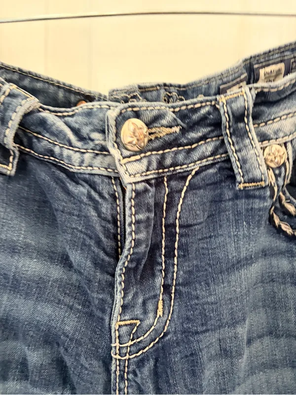 Miss Me Distressed Skinny Jeans in Blue Wash - Image 6