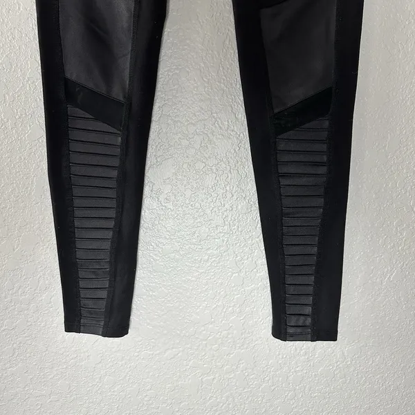 Alo Yoga Mid Waisted Moto Leggings Black‎ Size XS - Image 8
