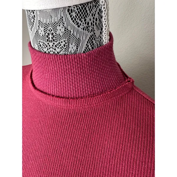 FREE PEOPLE Long Sleeve Mock Neck Studded Sleeve Red Thermal Top Tee Size XS - Image 4