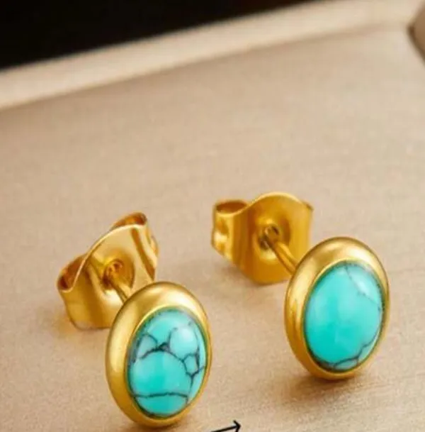 Boutique Two-Piece Turquoise Earring and necklace set - Image 3