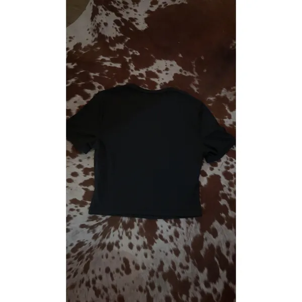 Maneater Graphic Crop Top Black Red Text Short Sleeve Crew Neck Tee Medium - Image 3