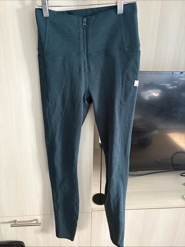vuori | Zip-Front Legging - Image 8
