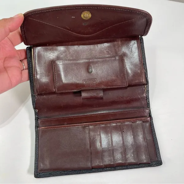 Vtg Dooney & Bourke AWL Black Pebbled Leather Kiss-lock Bifold Organizer Wallet - Image 6