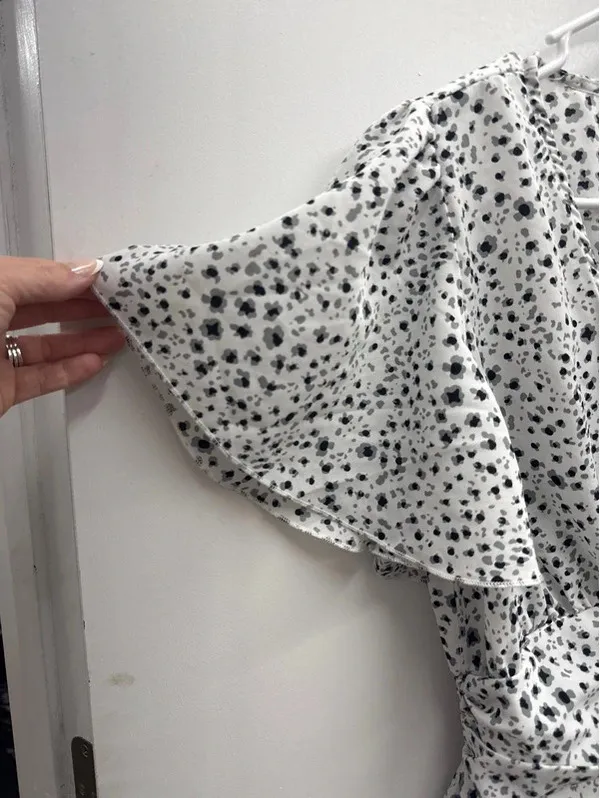 Women’s Size small dress - Image 3