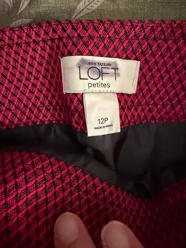LOFT Raspberry Textured Mini Skirt with Flap Pockets - Image 5