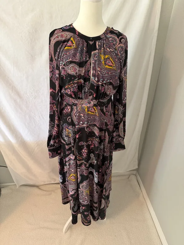 Express Purple and Black Paisley Open-Back Maxi Dress - Image 3