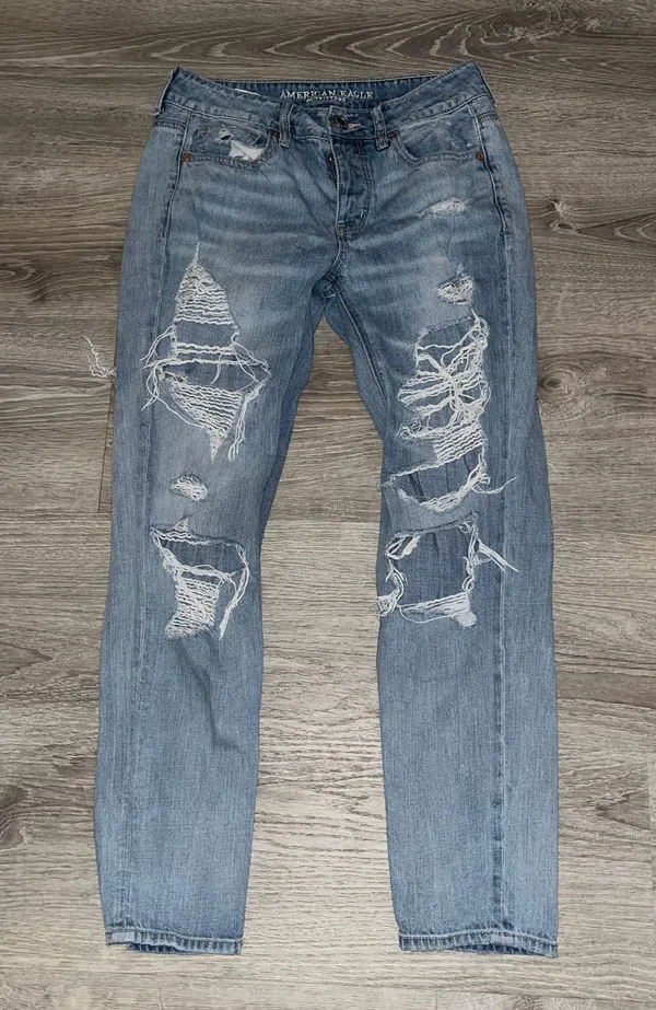 American Eagle High Rise Distressed Tom girl Jeans Size 4 - Image 2