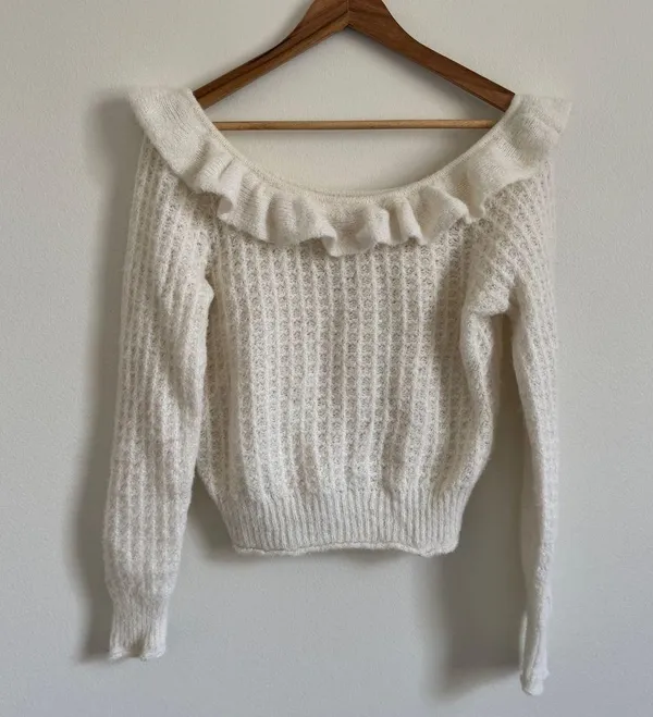 Anthropologie Ivory White Ruffled Boat Neck Soft Wool Knit Sweater Size Medium - Image 3