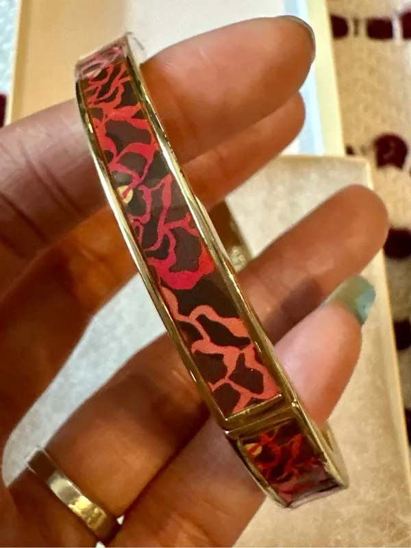 Sequin Gold-Tone Red pink brown Havana Patterned Bangle Bracelet NIB - Image 4