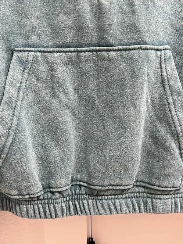 Junior turquoise crop sweater with zipper pockets Size M - Image 2