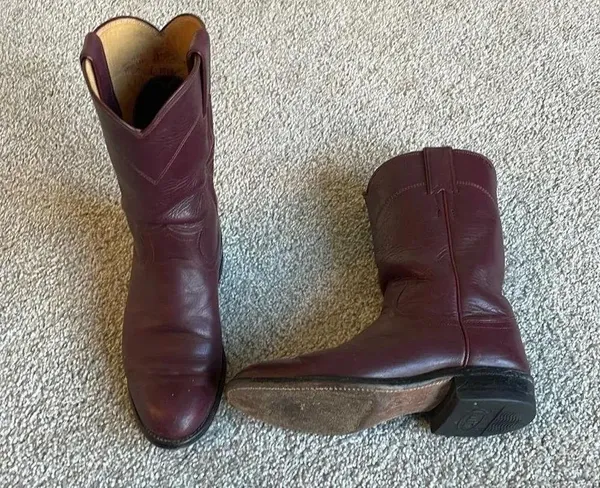 Justin Boots Burgundy ladies L3068 size 5C - Image 2