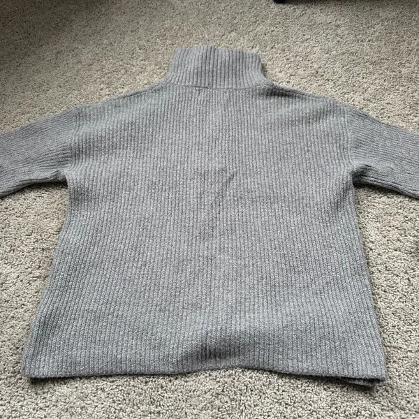 Old Navy Gray Knit Quarter Zip Sweater Size Small - Image 6