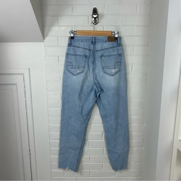 American Eagle Light Wash Distressed Curvy Mom Jean Size 4 - Image 10