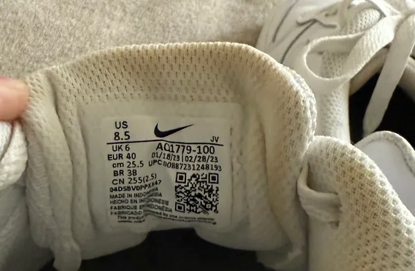 Nike Shoes - Image 4