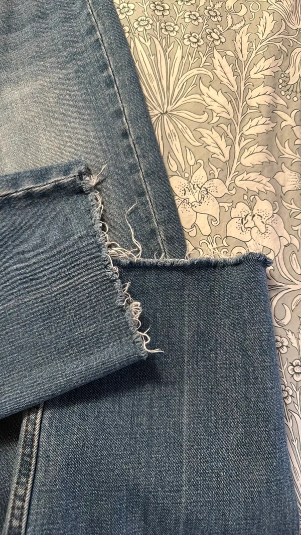 Abercrombie & Fitch Ankle Straight Ultra High Rise - Image 4