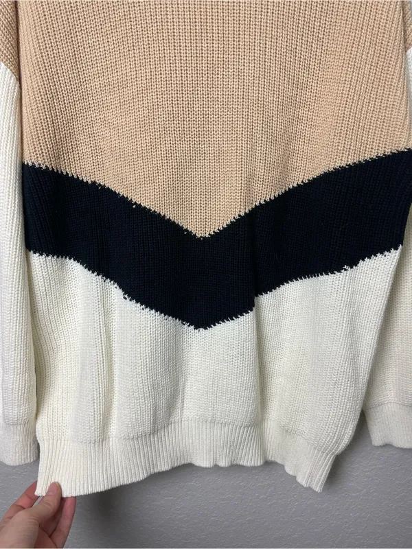 Neutral Colorblock Chevron Crewneck Sweater - Beige, Black & White Size L - Image 6