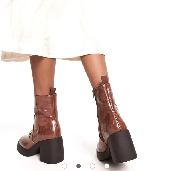 Truffle Collection sqaure toe loafer trim boots in brown croc size 8.5 - Image 4
