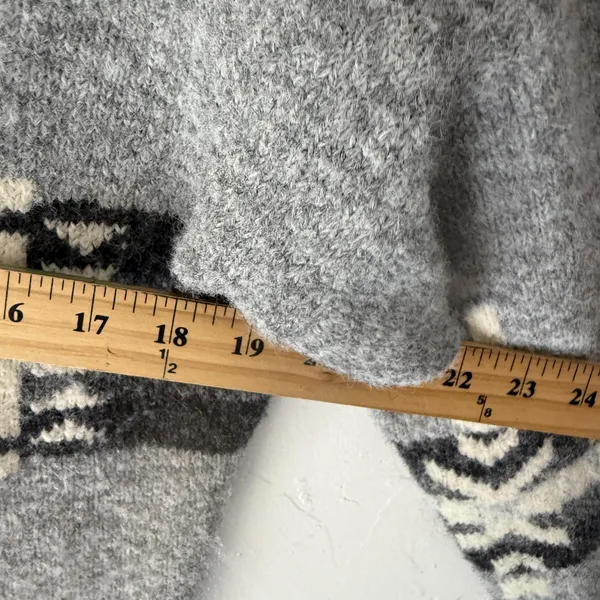 New In Sweater Womens Small Gray Aztec‎ Geometric Pullover Crewneck Soft Knit - Image 6